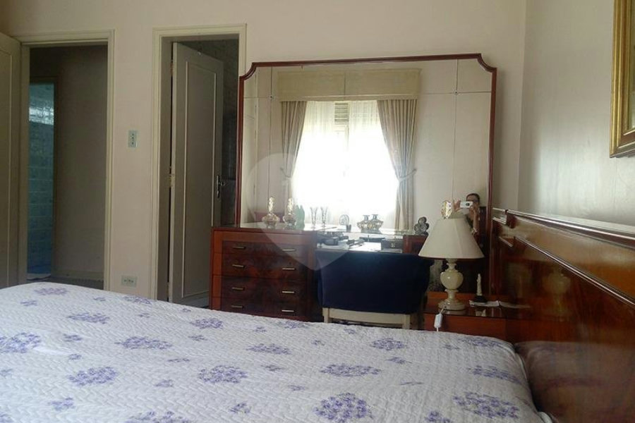 Casa à venda com 5 quartos, sendo 2 suítes, em Santana, São Paulo, SP