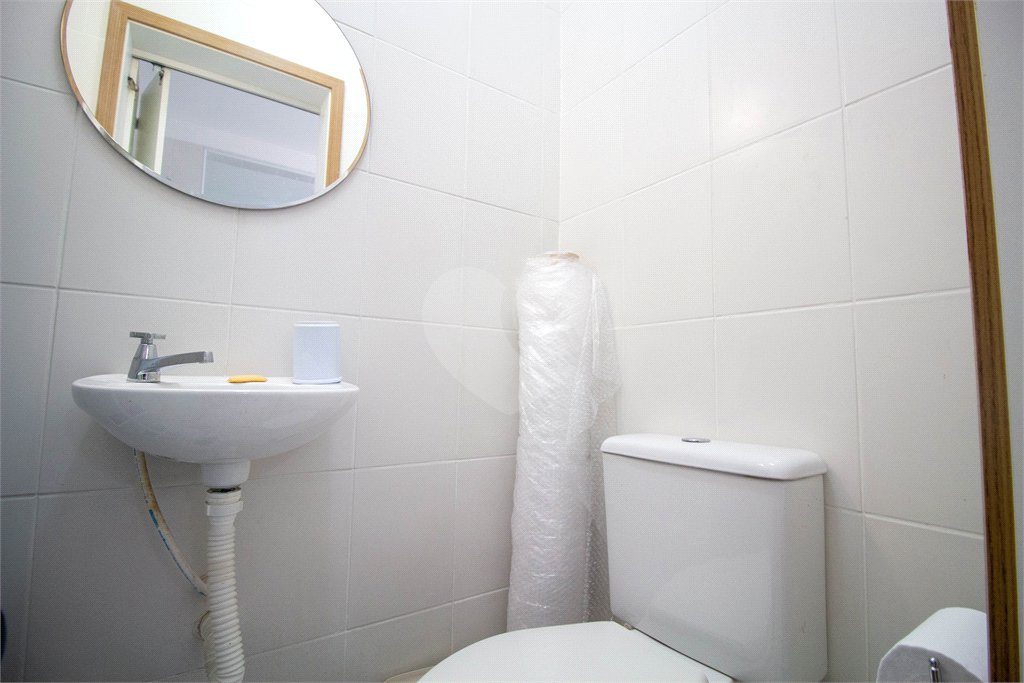 Sobrado à venda com 4 quartos, sendo 3 suítes,  no Centro, São Roque, SP
