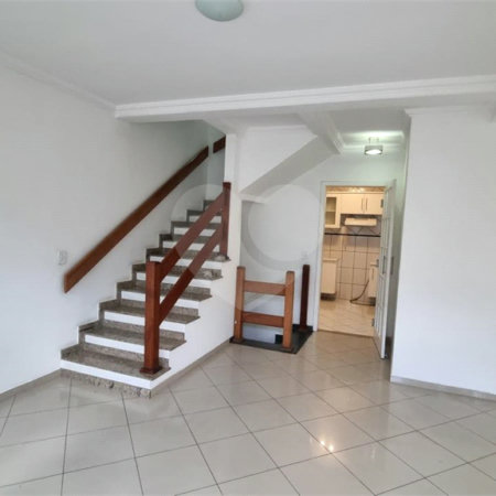 Casa à venda com 3 quartos, sendo 1 suíte,  no condomínio Residencial Villagio, São Paulo - SP