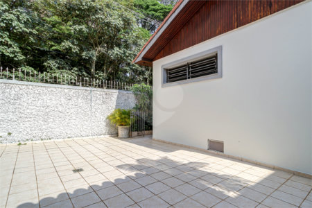 Casa à venda com 3 quartos, sendo 1 suíte, em Alto da Boa Vista, São Paulo, SP