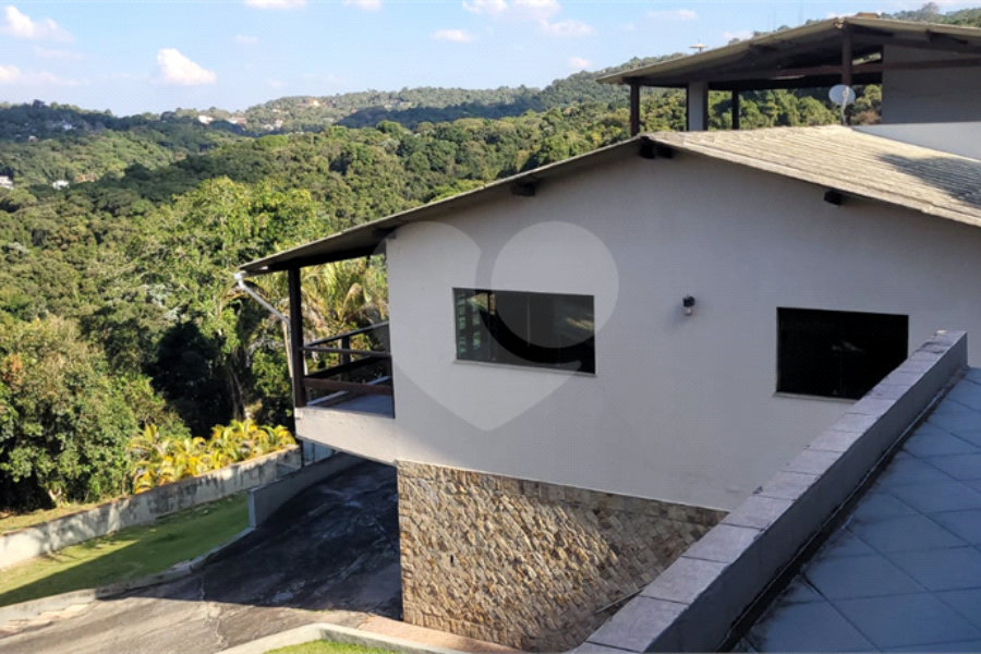 Casa à venda com 5 quartos, sendo 2 suítes, no condomínio Alpes da Cantareira, Mairiporã - SP