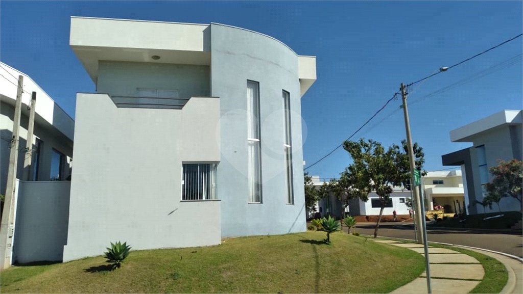 Casa à venda com 3 suítes no condomínio Damha III, São Carlos - SP