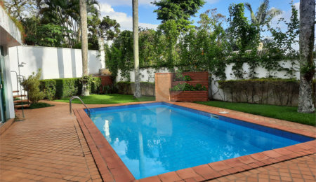 Casa à venda com 6 quartos, sendo 3 suítes,  em Morumbi, São Paulo, SP