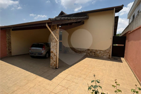 Casa Térrea à venda com 3 quartos, sendo 1 suíte,  em Vila Áurea, Poá, SP