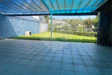 Casa à venda com 5 quartos, sendo 3 suítes, no condomínio Swiss Park, São Bernardo do Campo - SP