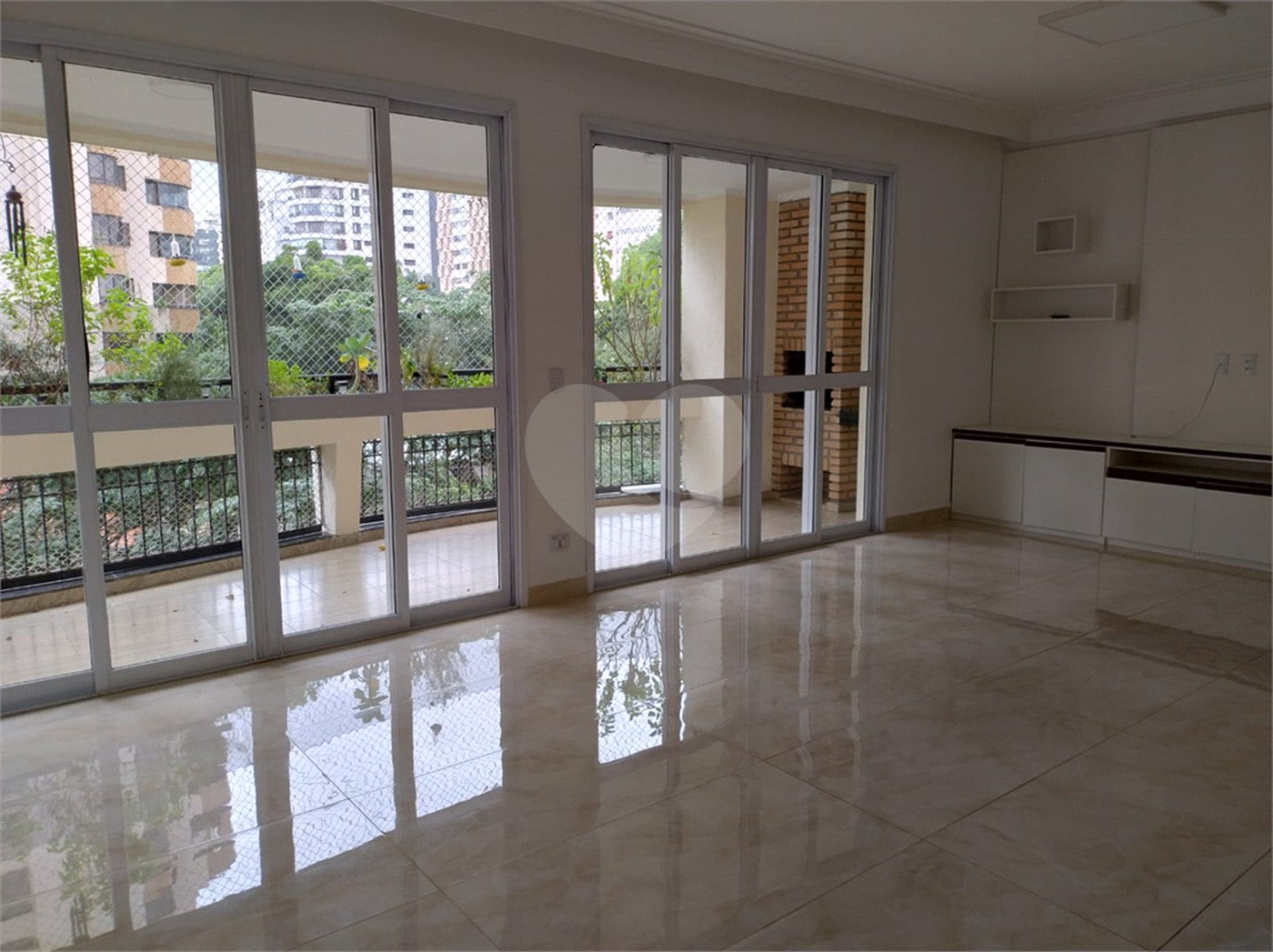 Apartamento à venda ou para alugar com 3 suítes em Indianópolis, São Paulo, SP