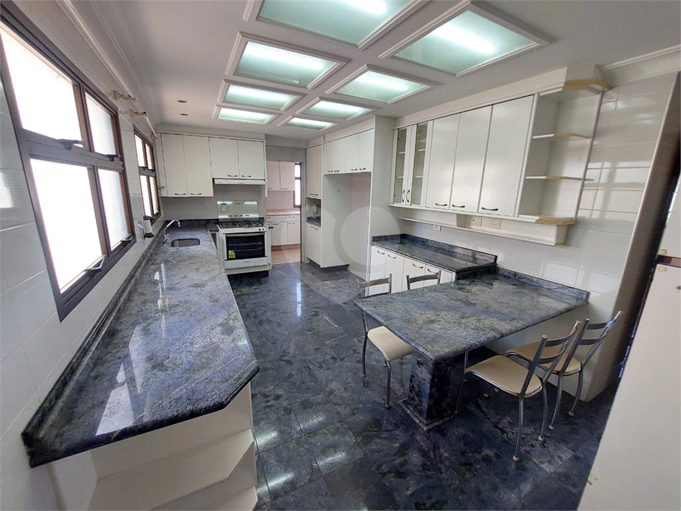 Apartamento para alugar com 3 quartos, sendo 1 suíte,  no Centro, Indaiatuba, SP
