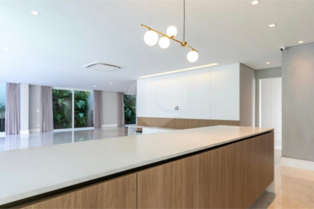 Casa à venda com 4 suítes no condomínio Hípica Garden, São Paulo - SP