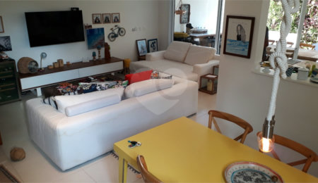 Casa à venda com 4 quartos, sendo 3 suítes,  no condomínio Residencial Vila Esmeralda, São Sebastião - SP