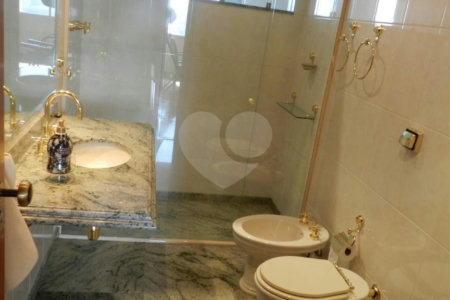 Apartamento à venda com 3 quartos, sendo 1 suíte, em Alto da Boa Vista, São Paulo, SP