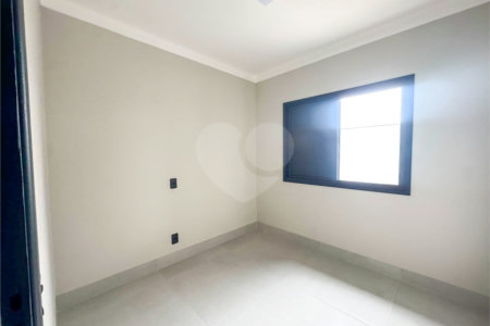 Casa à venda com 2 quartos, sendo 1 suíte, no condomínio Tivolli, Itapetininga - SP