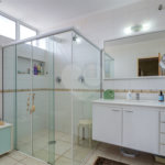 Sobrado à venda com 5 quartos, sendo 3 suítes, em Chácara Monte Alegre, São Paulo, SP