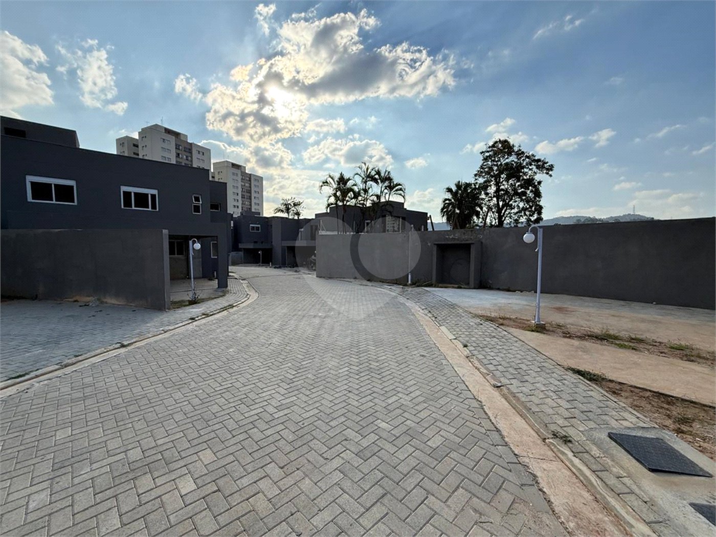 Casa à venda com 3 suítes no condomínio Residencial Floresta, São Paulo - SP