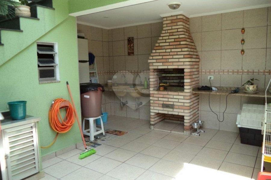Sobrado à venda com 4 quartos, sendo 1 suíte,  em Parque Edu Chaves, São Paulo, SP