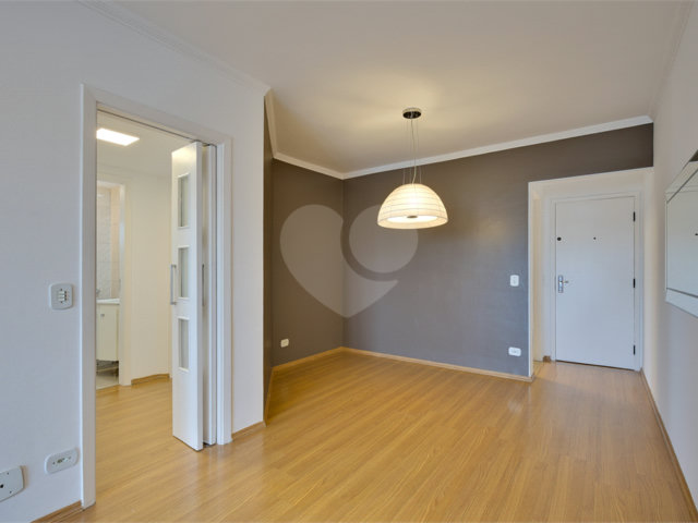 Apartamento à venda com 3 quartos, sendo 1 suíte,  em Alto da Boa Vista, São Paulo, SP