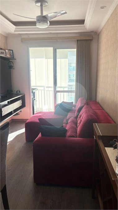 Apartamento à venda com 3 quartos, sendo 1 suíte, em Conjunto Residencial Irai, Suzano, SP