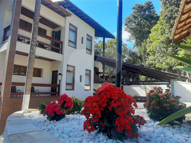 Sobrado à venda com 5 quartos, sendo 3 suítes,  em Serra da Cantareira, Mairiporã, SP