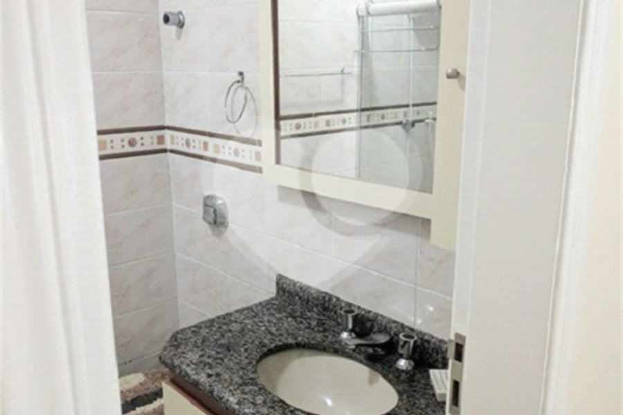 Casa à venda com 3 quartos, sendo 1 suíte, no condomínio Mariana, São Paulo - SP
