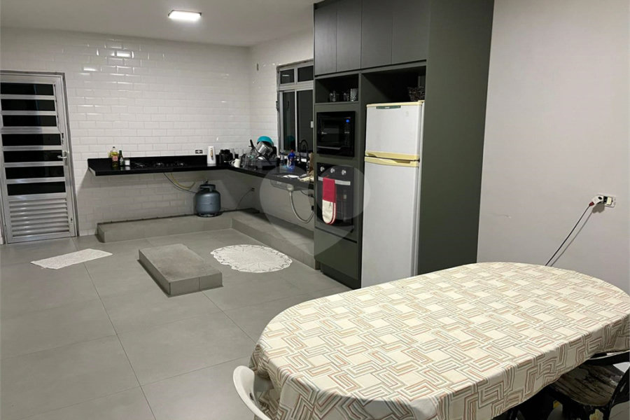 Sobrado à venda com 3 quartos em Jaraguá, São Paulo, SP