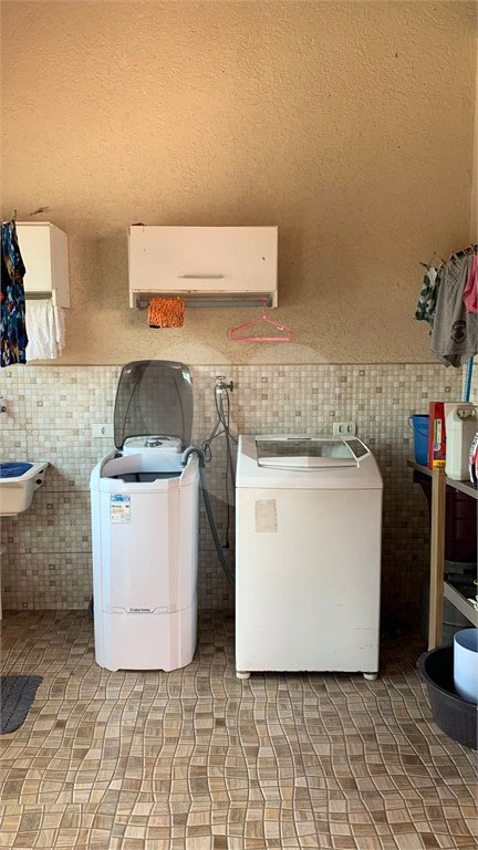 Casa Térrea à venda com 3 quartos no Centro, Poá, SP