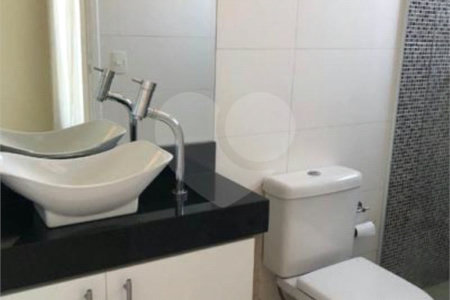 Casa à venda com 4 quartos, sendo 2 suítes, no condomínio Terras de São Francisco, Vinhedo - SP