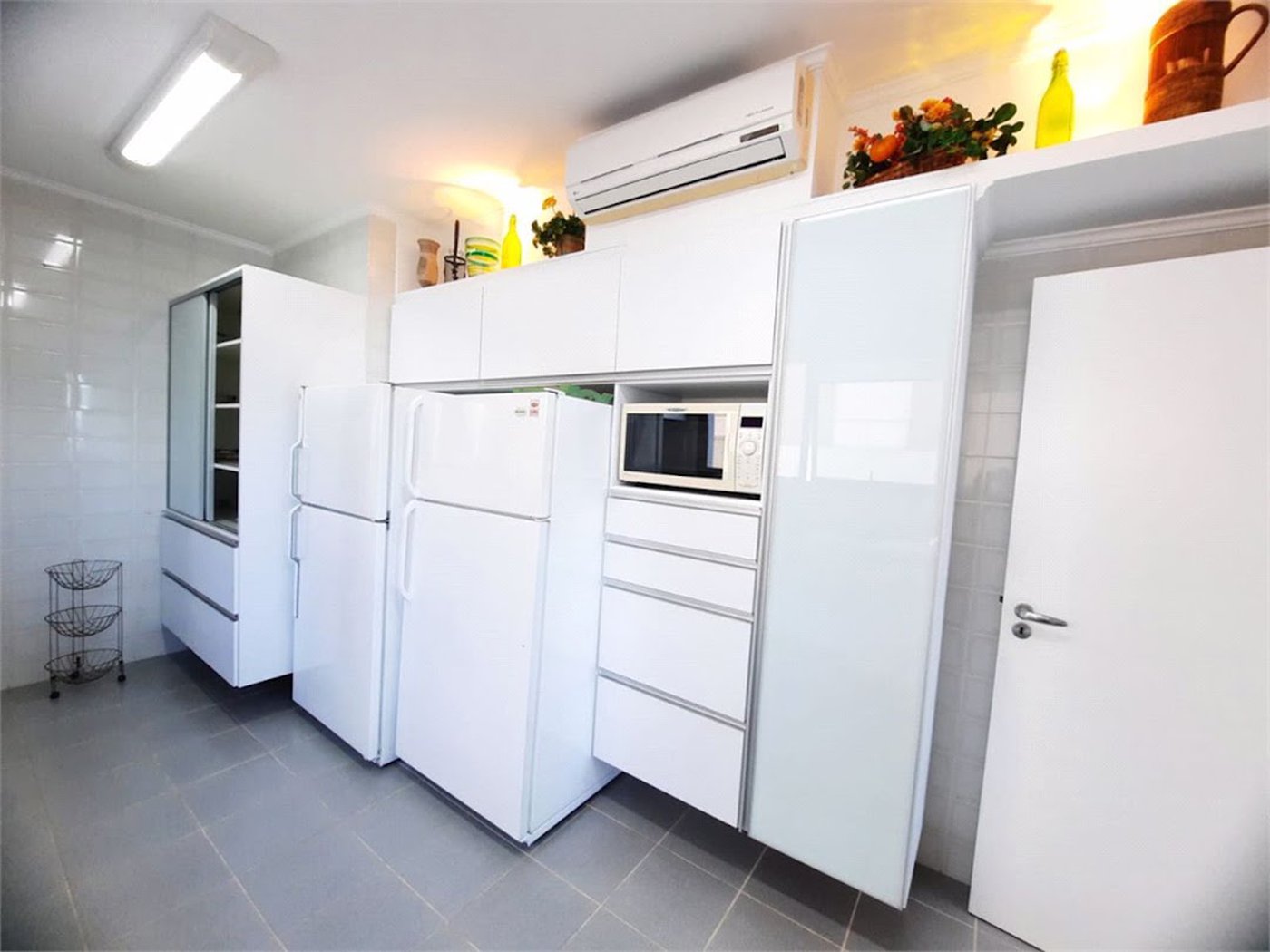 Apartamento com 3 dormitórios à venda, 179 m² por R$ 3.800.000,00 - Pitangueiras - Guarujá/SP