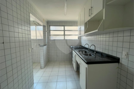 Apartamento à venda com 3 quartos, sendo 1 suíte, em Itaim Bibi, São Paulo, SP