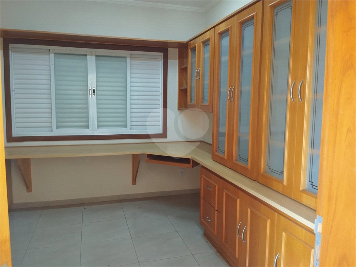 Sobrado à venda com 4 quartos, sendo 3 suítes, em Altos do Jaraguá, Araraquara, SP