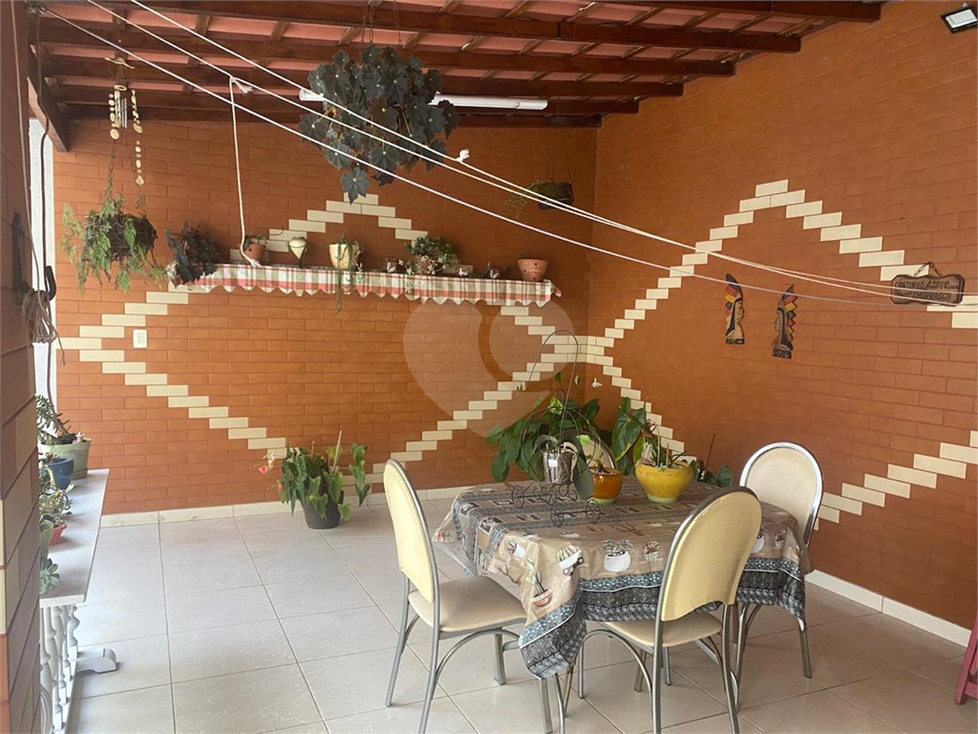 Casa à venda com 3 suítes em Vila Carrão, São Paulo, SP
