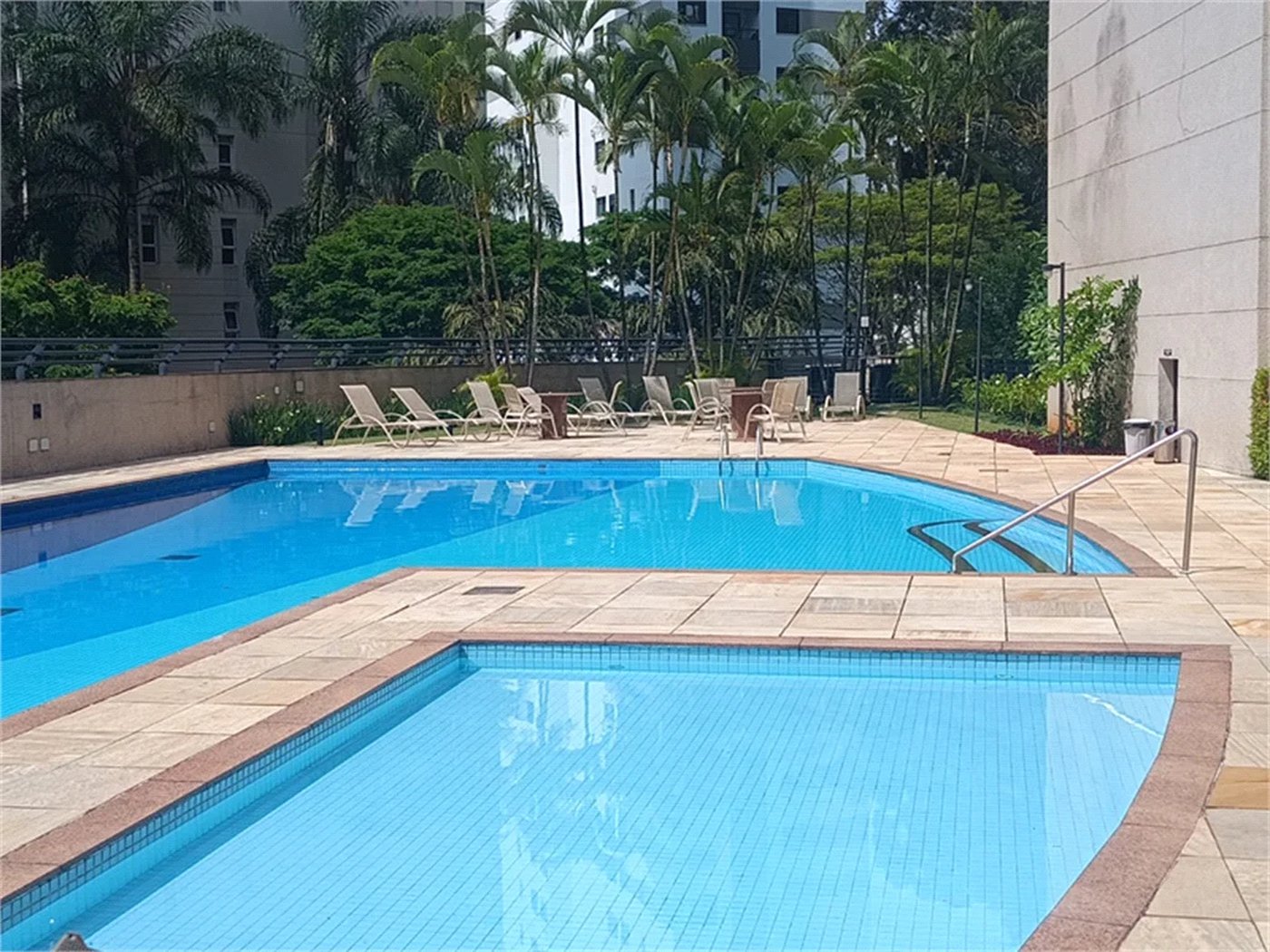 Apartamento à venda com 3 suítes em Vila Suzana, São Paulo, SP