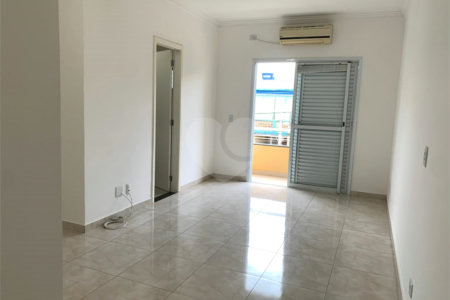 Sobrado à venda com 4 quartos, sendo 1 suíte, em Vila Campo Grande, São Paulo, SP