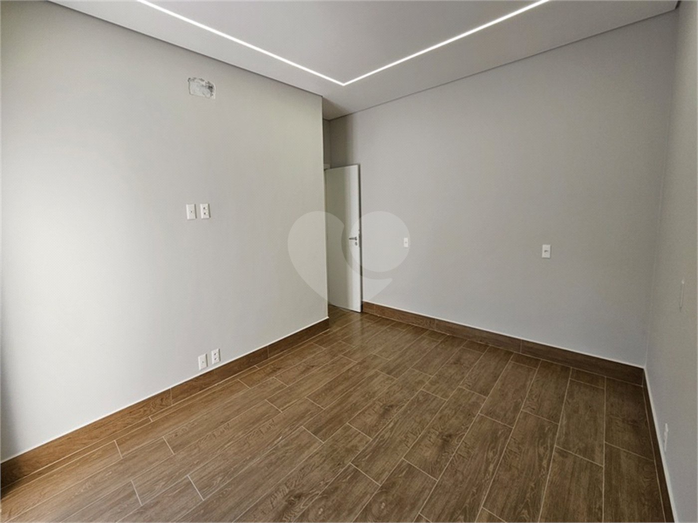 Casa à venda com 3 suítes no condomínio Residencial Milano, Indaiatuba - SP
