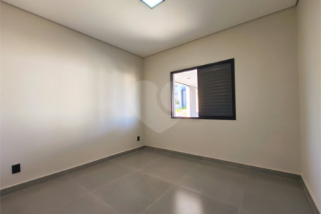 Casa à venda com 3 quartos, sendo 1 suíte, no condomínio Horto Florestal Villagio, Sorocaba - SP