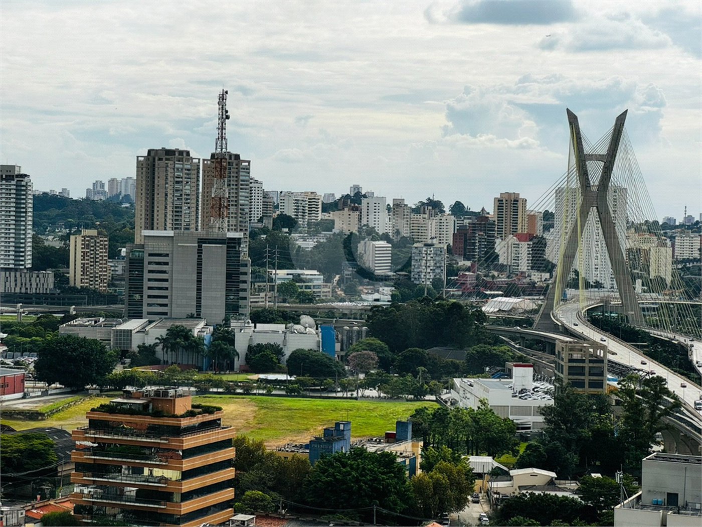 Apartamento à venda com 3 quartos em Vila Cordeiro, São Paulo, SP