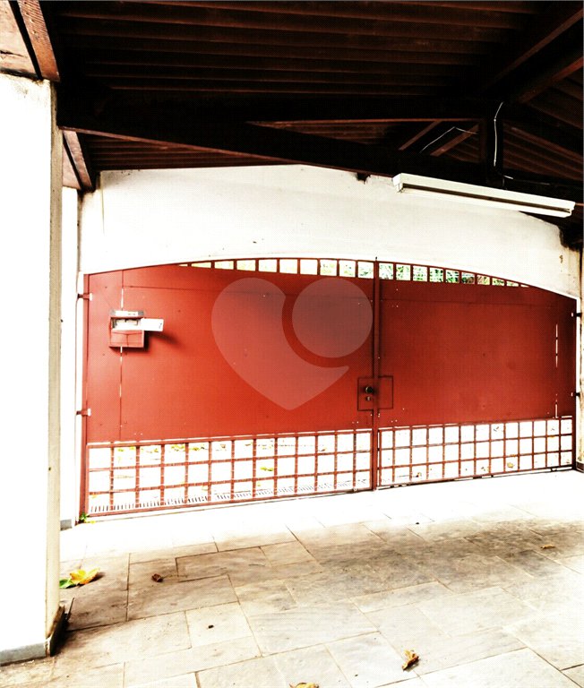 Casa à venda com 4 quartos, sendo 1 suíte, em Jardim das Bandeiras, São Paulo, SP