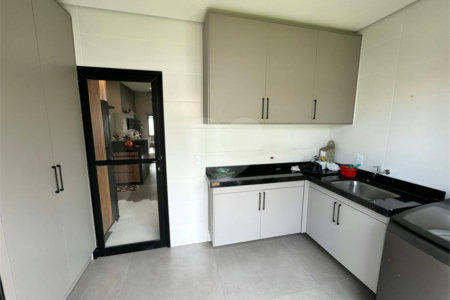 Casa à venda com 4 quartos, sendo 3 suítes, no condomínio Vilagio Ipanema 1, Araçoiaba da Serra - SP