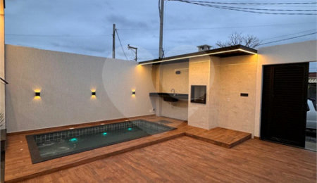 Casa à venda com 2 quartos, sendo 1 suíte,  em Guriri, Cabo Frio, RJ