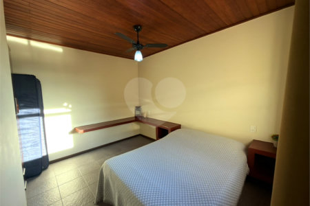 Cobertura à venda com 4 quartos, sendo 2 suítes,  em Braga, Cabo Frio, RJ
