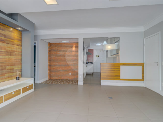 Apartamento à venda com 4 quartos, sendo 3 suítes,  em Alto da Boa Vista, São Paulo, SP