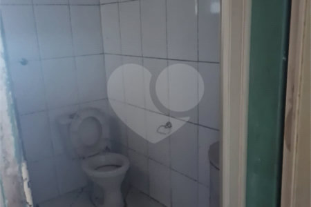 Casa à venda com 6 quartos em Vila dos Remédios, São Paulo, SP