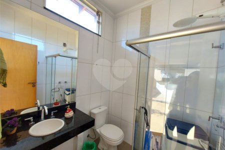 Casa à venda com 4 quartos, sendo 2 suítes, no condomínio Nascente do Jaraguá, Araraquara - SP