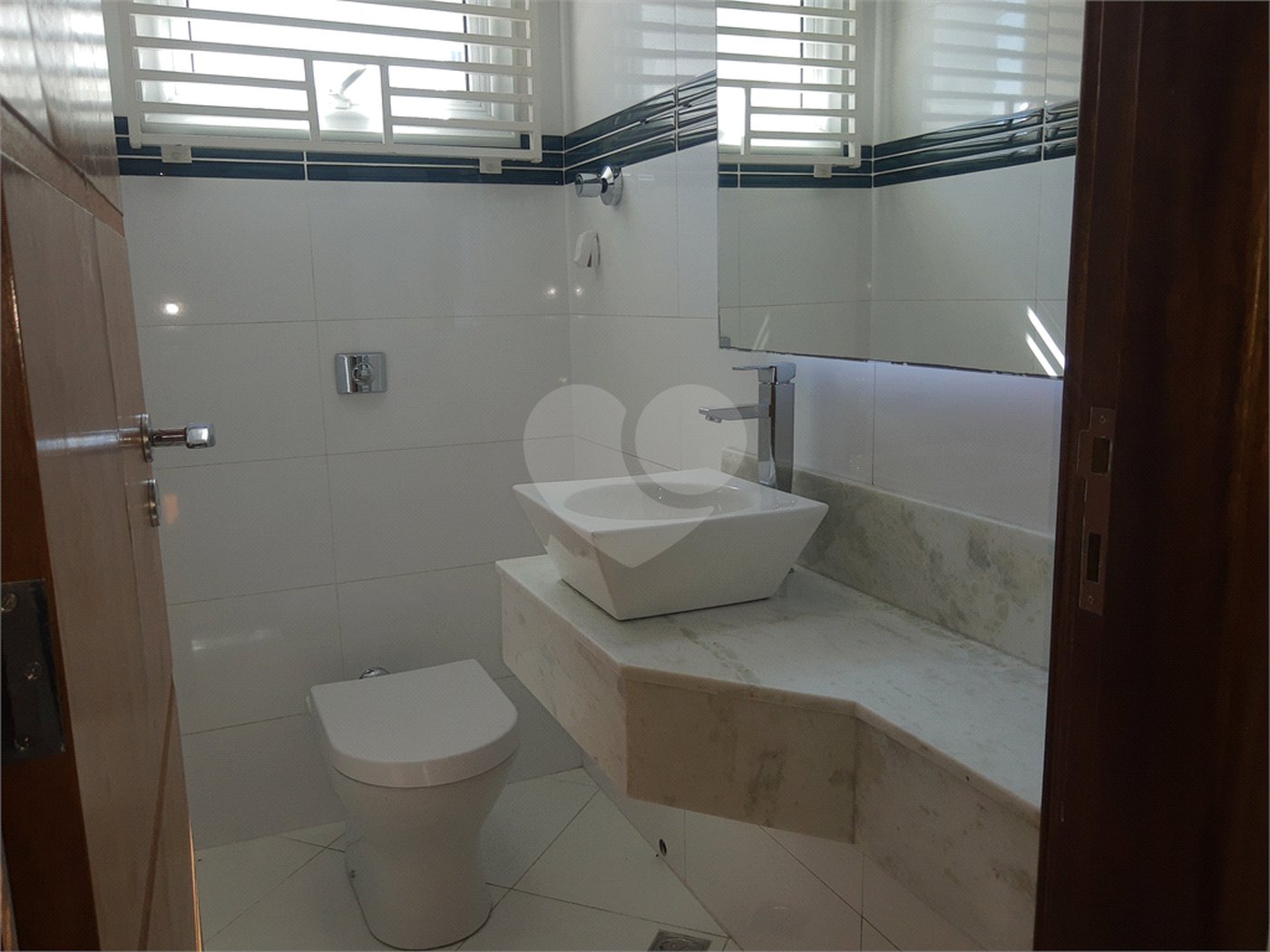 Casa à venda com 3 quartos, sendo 1 suíte, em Vila Mariana, São Paulo, SP