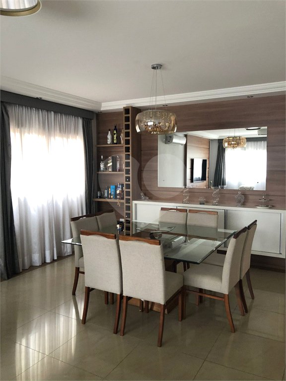 Casa à venda com 3 quartos, sendo 1 suíte, no condomínio Fiorella, Valinhos - SP