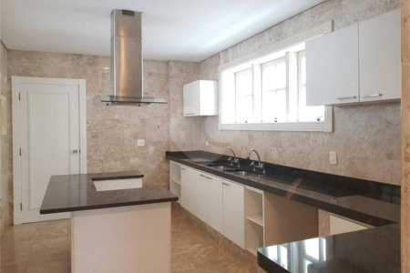 Casa à venda com 4 suítes no condomínio Vilaretto, São Paulo - SP