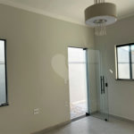 Casa à venda com 2 quartos, sendo 1 suíte, em Vila Santana, Itapetininga, SP