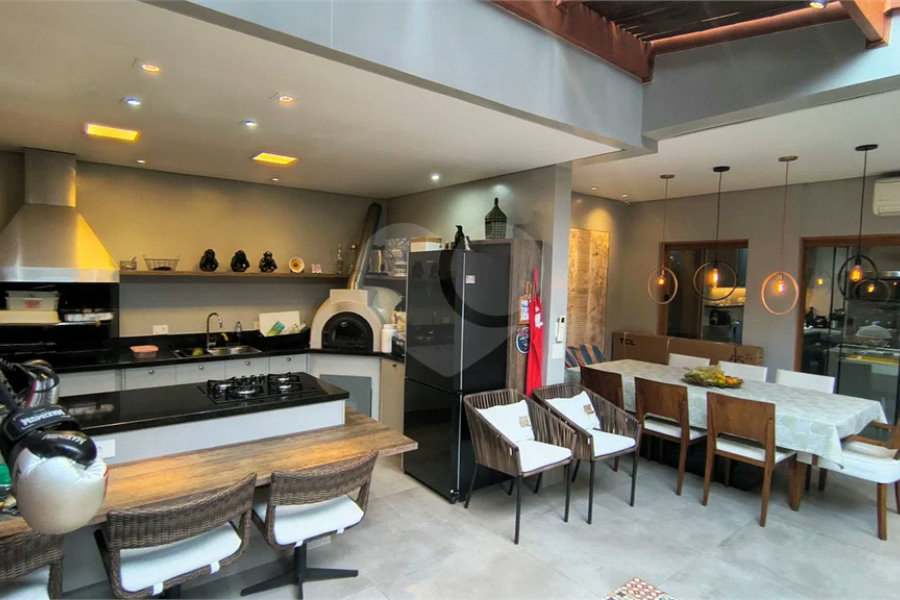 Casa à venda com 4 quartos, sendo 3 suítes, no condomínio Da Serra, São Paulo - SP