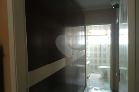 Casa à venda com 3 quartos, sendo 2 suítes, em Vila Flávio, Mogi das Cruzes, SP