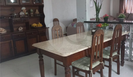 Casa Térrea à venda com 3 quartos, sendo 1 suíte,  em Vila Oliveira, Mogi das Cruzes, SP