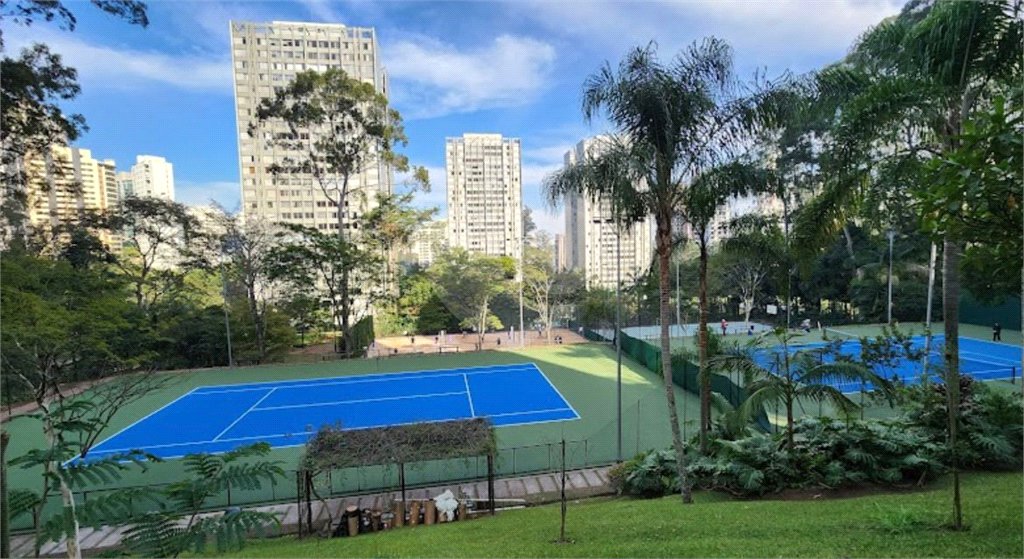 Apartamento à venda com 3 suítes em Vila Suzana, São Paulo, SP