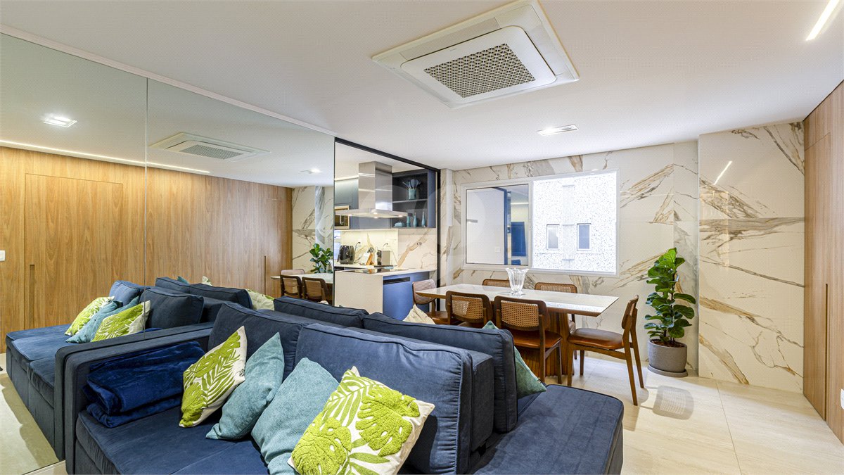 Apartamento à venda com 3 quartos, sendo 1 suíte, em Vila Uberabinha, São Paulo, SP